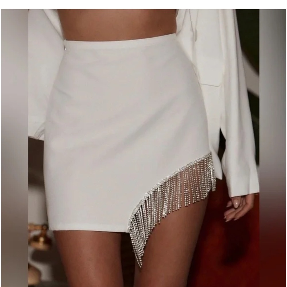 Francesca’s white fringe skirt nwt
